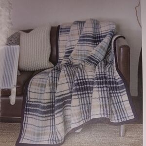 Kirkton House Blue & White Feathersoft Throw Blanket